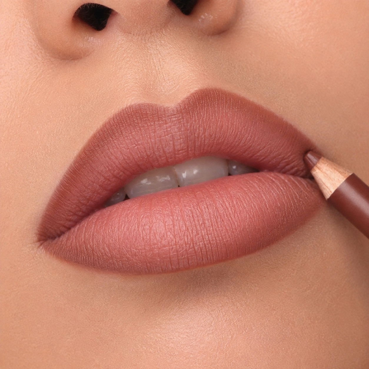 Nude Lip Liner